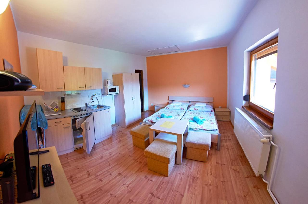 Apartamento Vila Rhea Važec Exterior foto