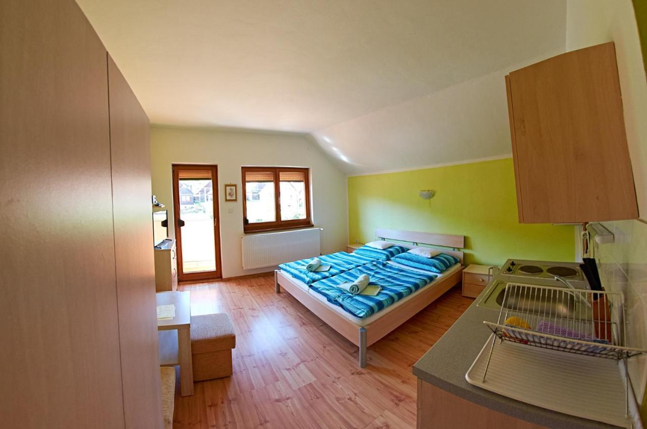 Apartamento Vila Rhea Važec Exterior foto